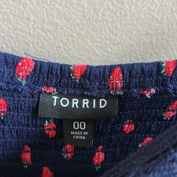 Torrid Babydoll Tank Gauze Crochet Strawberries Navy torrid 00(Women’s size 10) - Picture 4 of 9